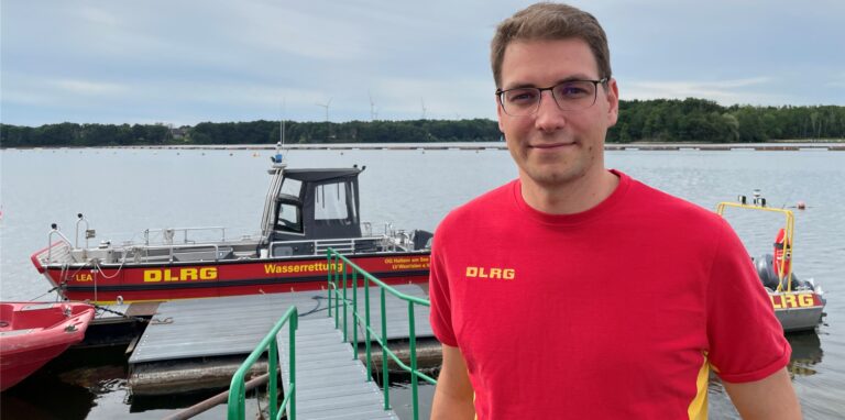 Pascal Sparenberg kümmert sich ehrenamtlich um die IT und den Bereich Fernerkennung der DLRG Ortsgruppe Haltern am See.