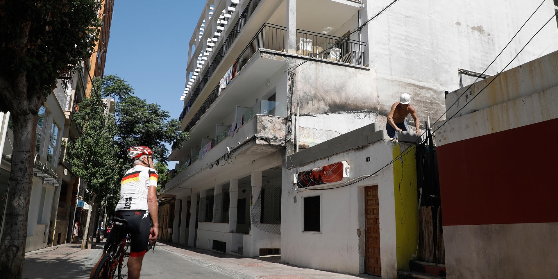 Ein Restaurant wurde durch den Brand auf Mallorca stark beschädigt.
