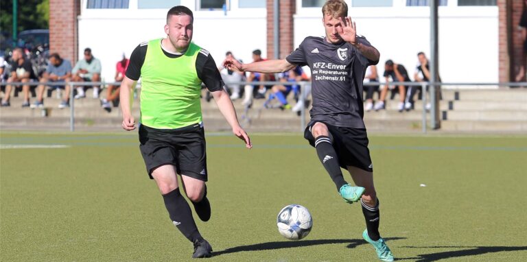 Dominik Lenger macht Tempo im Finale: Der Neuzugang der SC Marl-Hamm (rechts) wurde nach dem Turnier als bester Spieler geehrt.