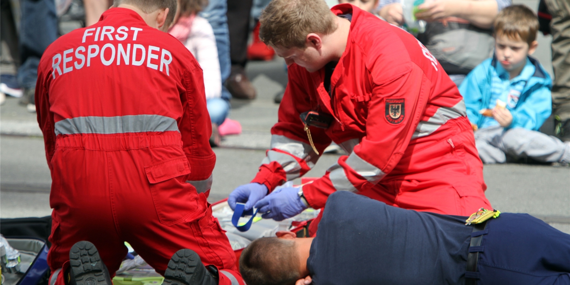 Sollte der Rettungsdienst wegen der Hitze überlastet sein, gibt es bei der Feuerwehr Dortmund Maßnahmen, um darauf zu reagieren.