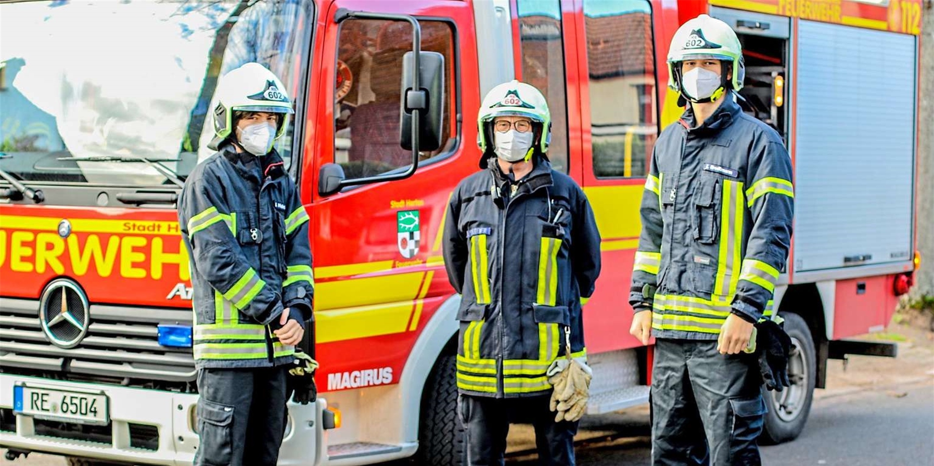 Alle Einsatzkräfte der Feuerwehr Herten – egal ob Berufsfeuerwehr oder Freiwillige Feuerwehr – müssen im Einsatz eine Mund-Nase-Bedeckung tragen.