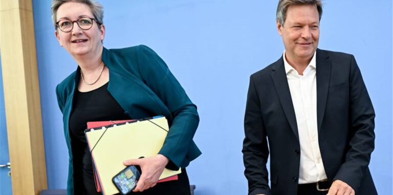 Bauministerin Klara Geywitz (l., SPD) und Umweltminister Robert Habeck (Grüne).