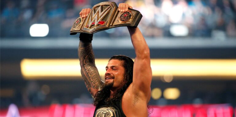 Roman Reigns ist „WWE Champion“ und „Universal Champion“ im Wrestling.