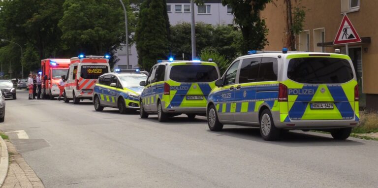 Großes Polizeiaufgebot am Mittag im Essener Stadtteil Dellwig.