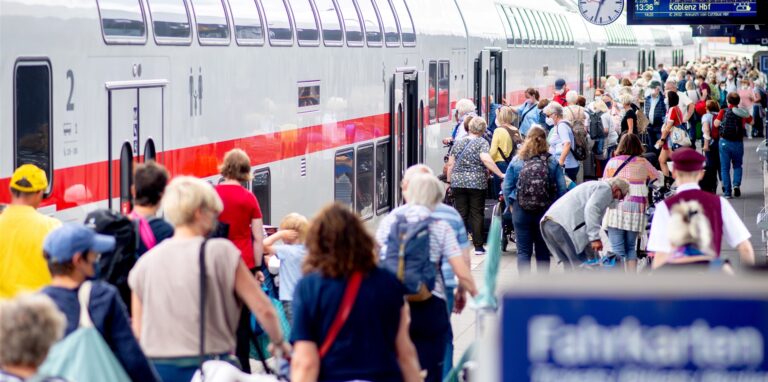 Mehr als 100 Fernzüge halten am Hauptbahnhof Dortmund.