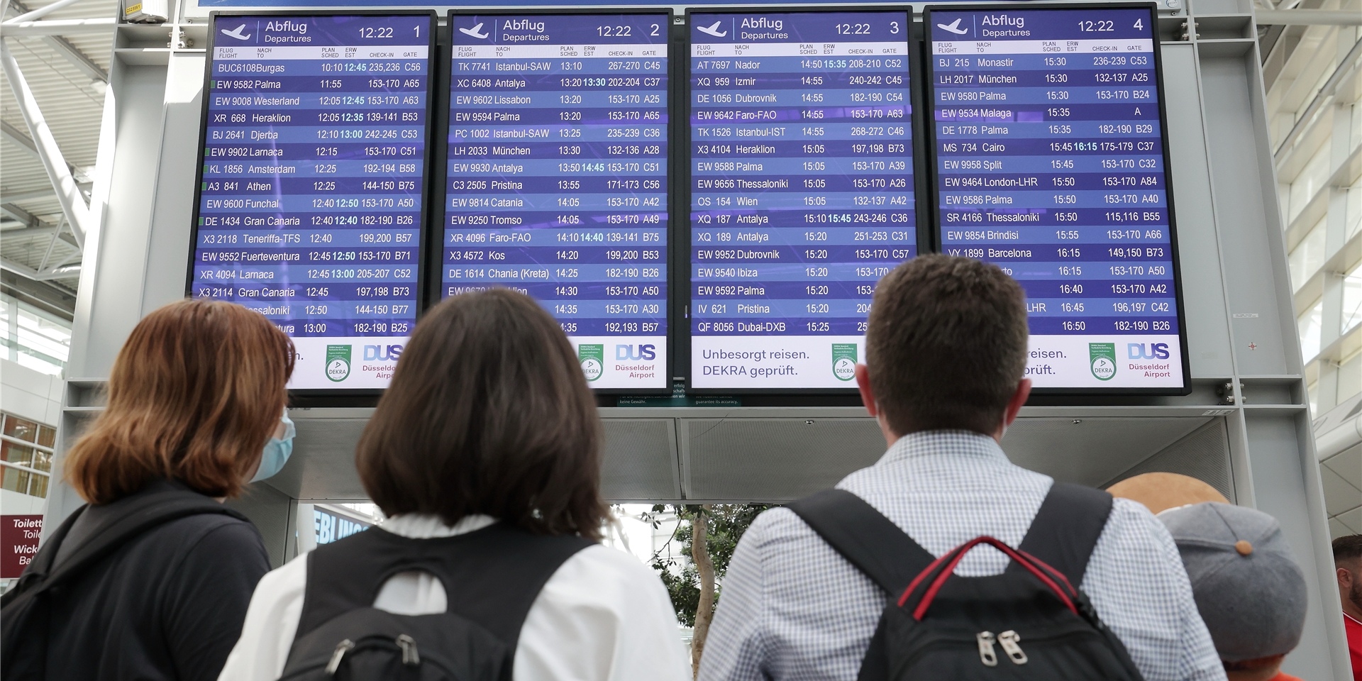 Wegen des Warnstreiks am Boden fallen am Mittwoch nahezu alle Lufthansa-Flüge in Deutschland aus.