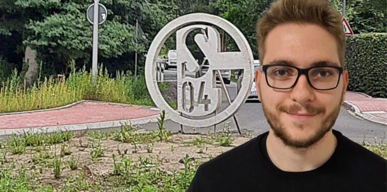 Julian Preuß kommentiert das anonym aufgestellte Schalke-Logo in einem Lembecker Kreisverkehr.