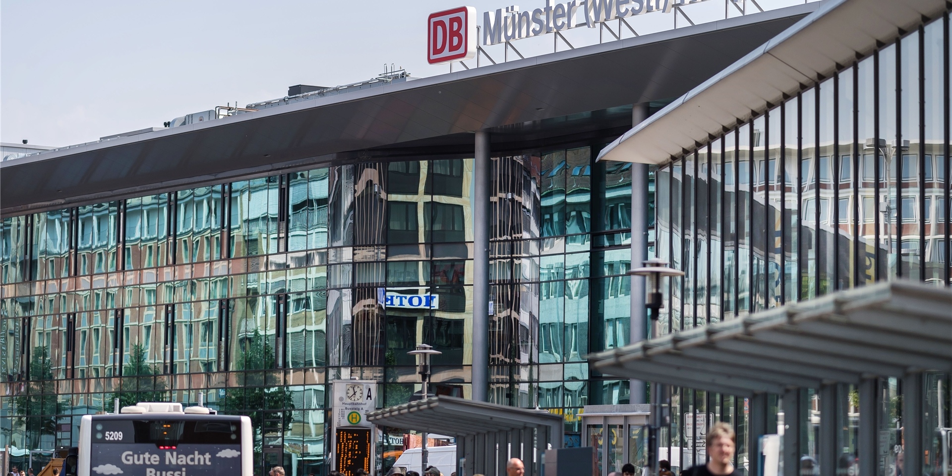 Der Eingangsbereich des Hauptbahnhofes in Münster