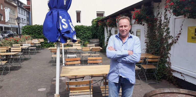 Ken Sheerins macht am Sonntagnachmittag seinen Irish Pub an der Hochstraße extra für das EM-Finale auf.