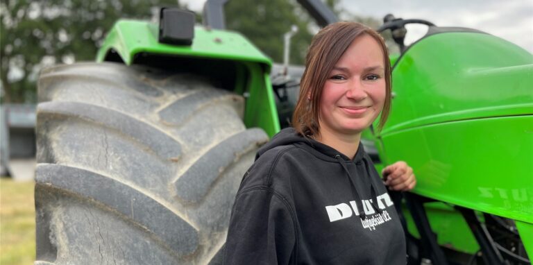 Vivien Vennemann (27) war eine der wenigen Frauen, die am Sonntag beim Tractor Pulling angetreten ist.