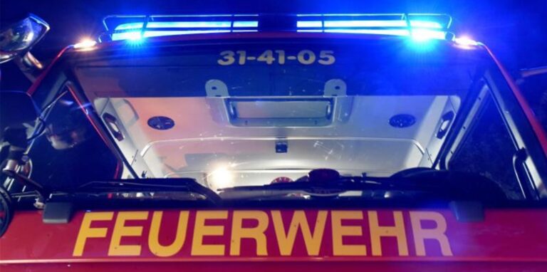 Zu einem Einsatz in einem Mehrfamilienhaus in Westerholt musste die Feuerwehr Herten in der Nacht zu Montag ausrücken.