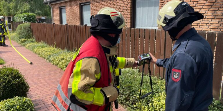 Die Einsatzkräfte des Messzugs überprüften, ob und wo Gas ausströmte.