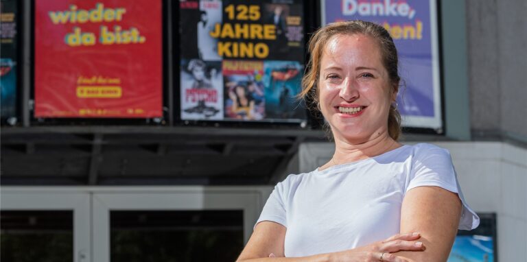 Janine di Betta erklärt die Probleme, in denen das Dorstener Kino Central steckt. Sie hofft aber auf den Winter.