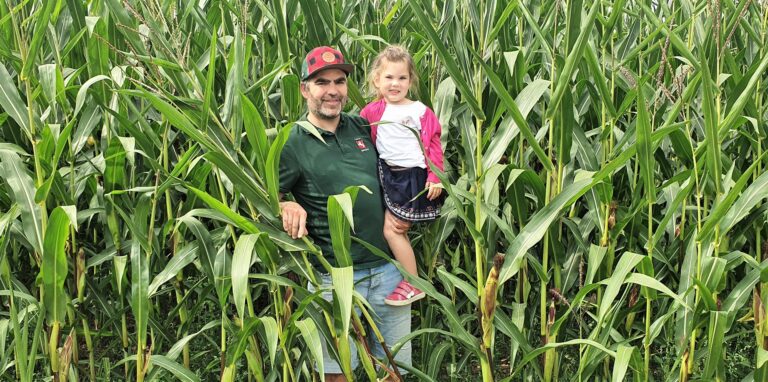 Landwirt Markus Tappe sorgt sich um seine Maisernte im Herbst.