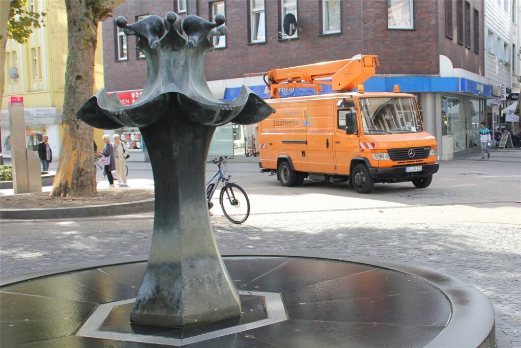 Die Hertener Stadtwerke reduzieren die Laufzeit der Brunnen im Stadtgebiet, auch von dem Brunnen am St.-Antonius-Denkmal in der Innenstadt.