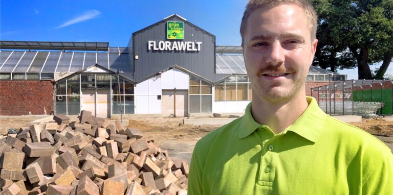 Jonas Hellerberg aus der Geschäftsführung der FloraWelt vor der derzeitigen Baustelle