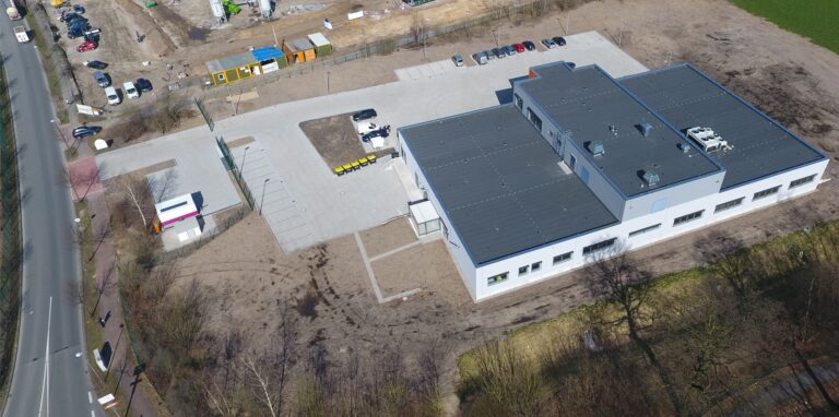 Das Gebäude, in dem sich die Zentralküche des KKRN befindet, aus der Vogelperspektive.