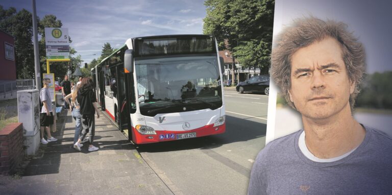 Links ein Bus an einer Haltestelle, rechts ein Porträt von Michael Finke