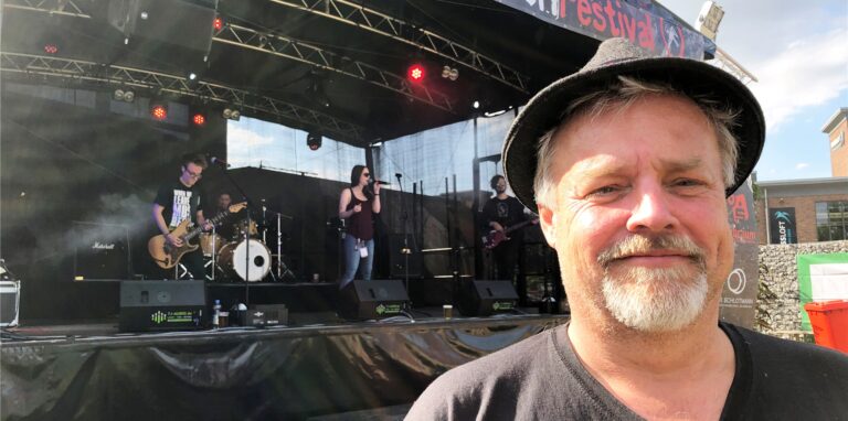 Christian Joswig war am Freitagnachmittag froh, dass das Red Balloon Festival nach mehreren vergeblichen Anläufen in der Corona-Zeit endlich losging.