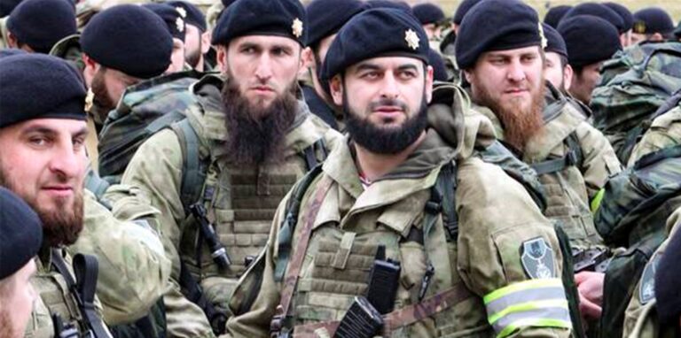 Soldaten der Tschetschenischen Republik, die an Putins Aggression gegen die Ukraine teilnehmen.