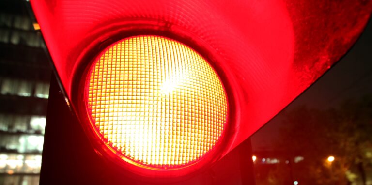 Eine rote Ampel übersah jetzt eine Autofahrerin in Castrop-Rauxel.