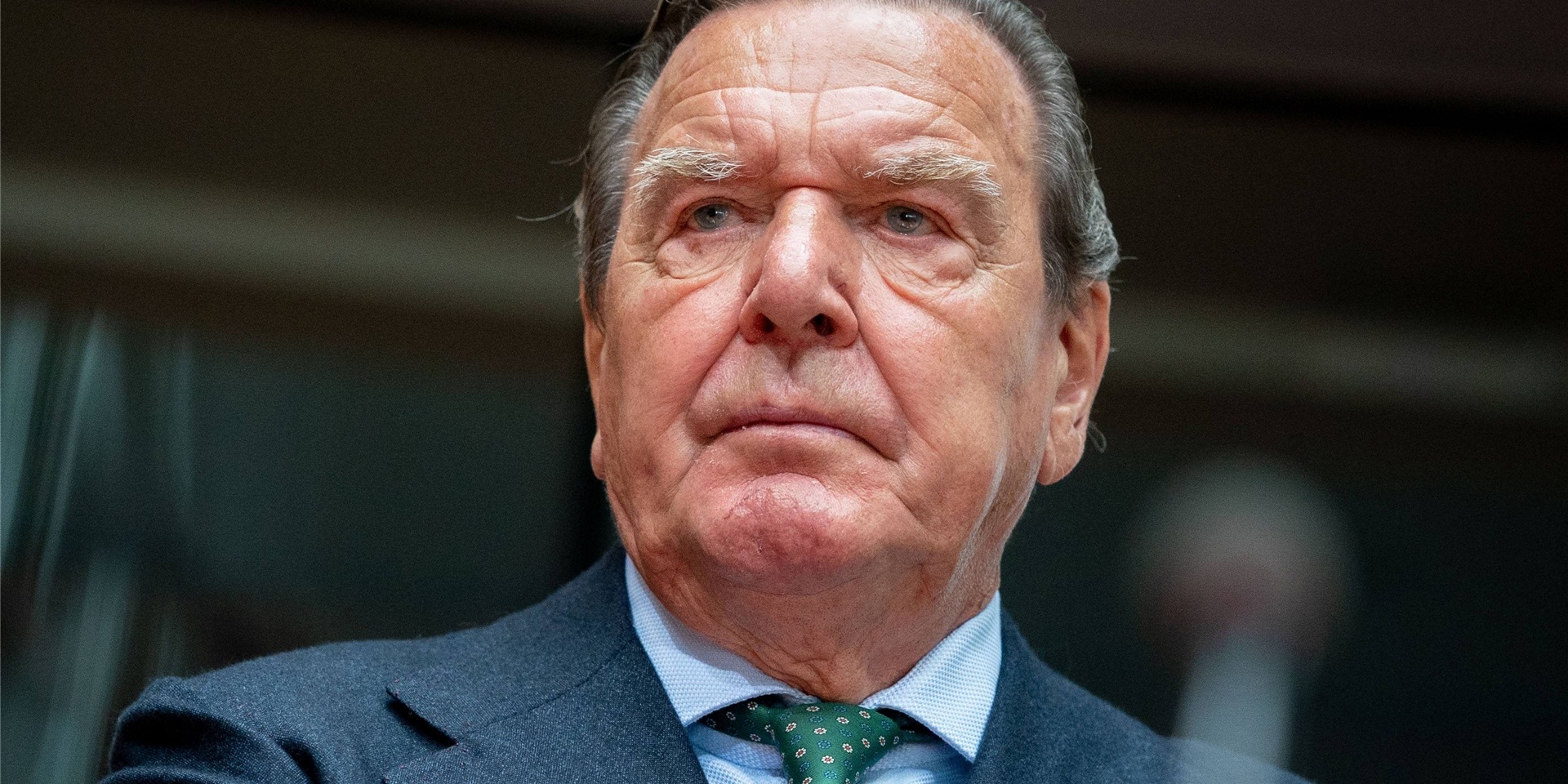 Gerhard Schröder, ehemaliger Bundeskanzler, will seine Sonderrechte zurück.