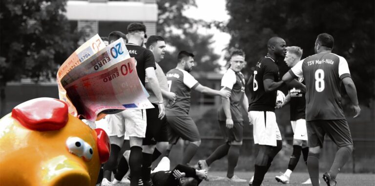 Auch für Gelbe und Rote Karten müssen Spieler mitunter zahlen – alles ist geregelt in den Strafenkatalogen der Mannschaften.