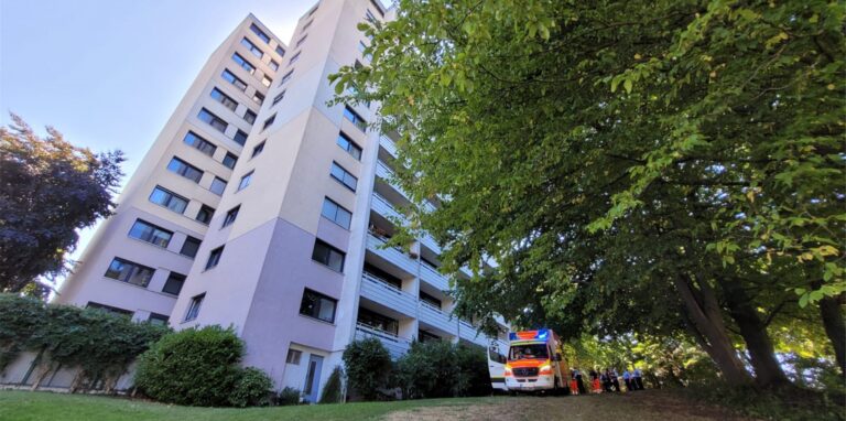 Das Hochhaus, von dem der Mann in den Tod stürzte.