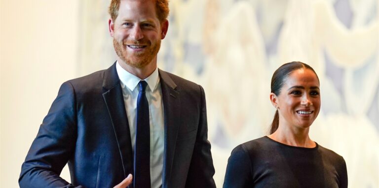 Prinz Harry (l), Herzog von Sussex, und seine Ehefrau Meghan Markle, Herzogin von Sussex, kommen am Sitz der Vereinten Nationen zu einer Veranstaltung