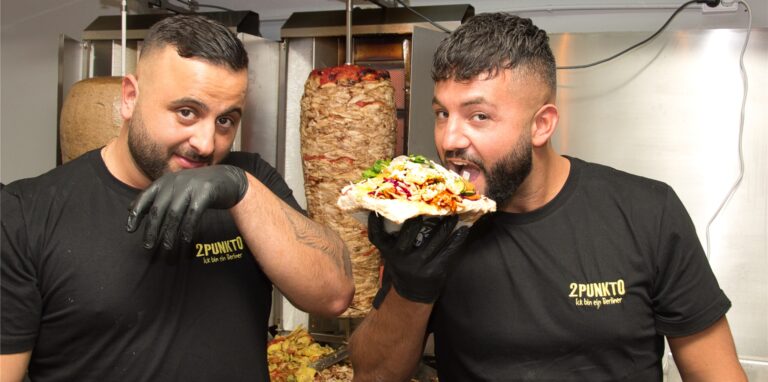 Klar, Döner besteht eigentlich aus ganz viel Fleisch. Doch bei „Kebab 2punkt0“ gibt es den auch alternativ mit Grillgemüse.