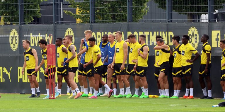 Die BVB-Profis bereiten sich auf das Heimspiel gegen Werder Bremen vor.