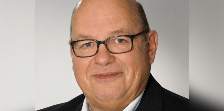 Prof. Dr. Rafael Behr lehrt an der Akademie der Polizei in Hamburg.