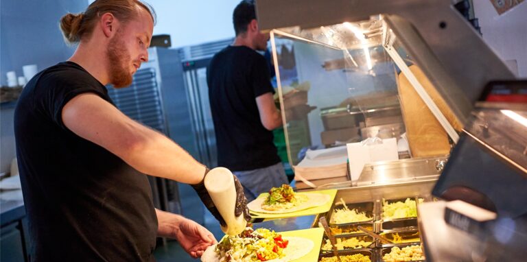 Das beliebte vegetarische Lokal in der Dortmunder Innenstadt hat Besucher mit ihrem veganen Kebab und den zahlreichen Salaten gewonnen. Nun müssen sich diese woanders das vegetarische Essen holen.