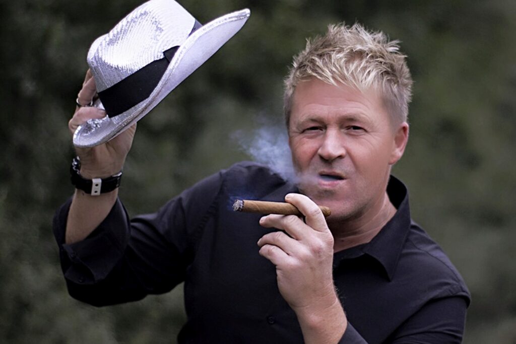 Der Entertainer und Schlager-Coversängersänger Michael Blex aus Westerholt singt am Sonntag auf der Hauptbühne die besten Hits aus seinen Programm.