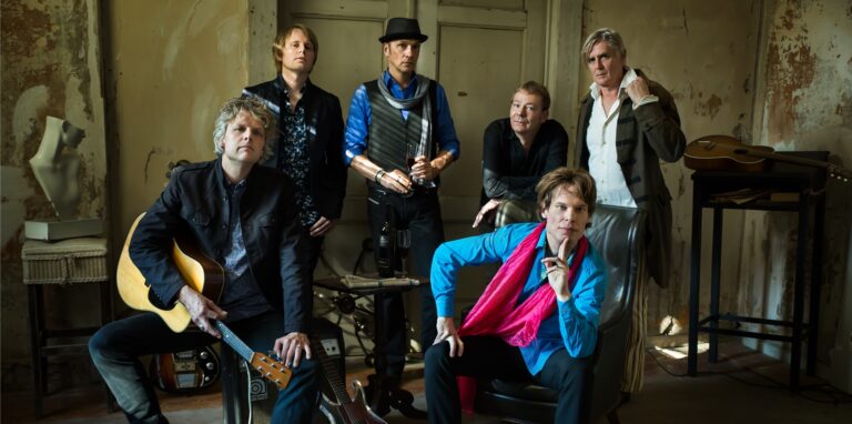 Mit der Band „Voodoo Lounge“ aus Braunschweig kommt eine der besten Rolling-Stones-Tribute-Bands nach Herten. Frontmann Bobby Ballasch (vorne r.) erinnert sogar in Aussehen und Performance an den echten Mick Jagger.