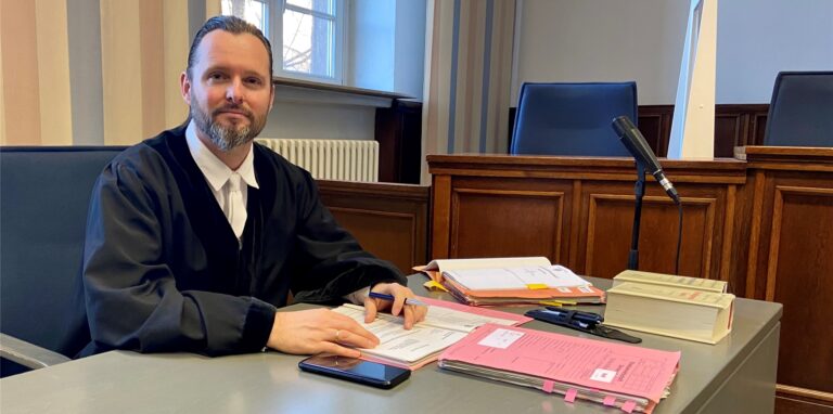 Staatsanwalt Jörg Schulte-Göbel im Gerichtssaal