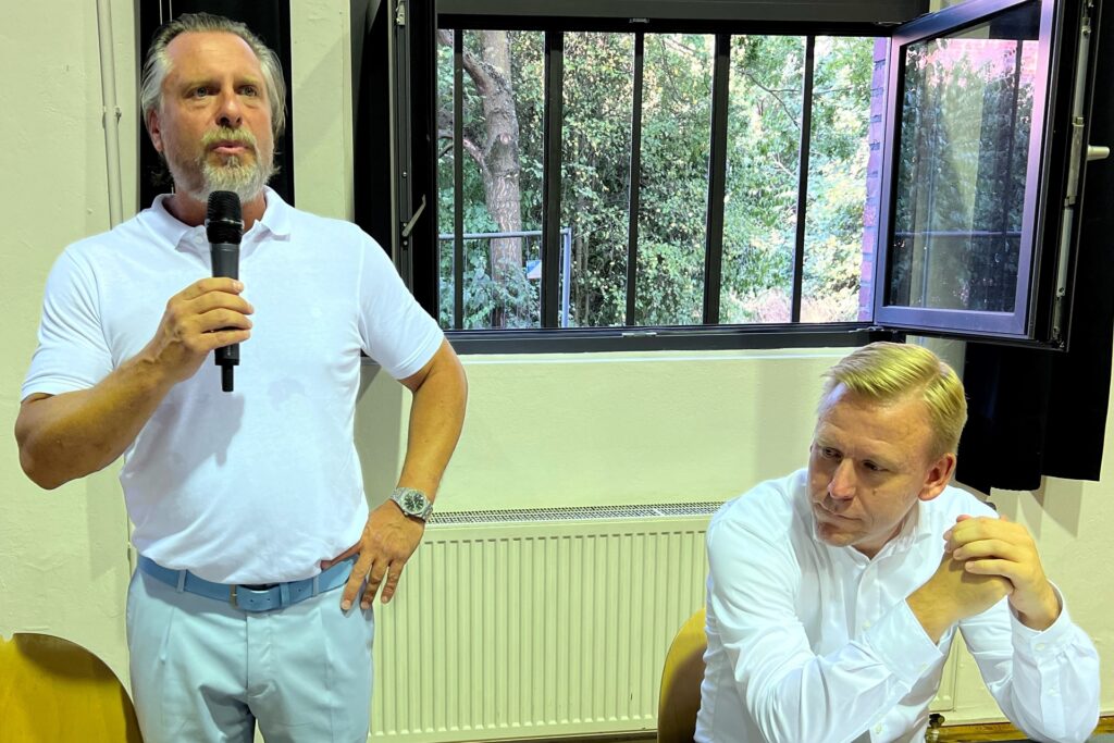 Der alte und neue CDU-Parteivorsitzende Holger Lenz (l.), neben ihm Sebastian Scheer, Vorsitzender der Ratsfraktion. Der alte und neue CDU-Parteivorsitzende Holger Lenz (l.), neben ihm Sebastian Scheer, Vorsitzender der Ratsfraktion.