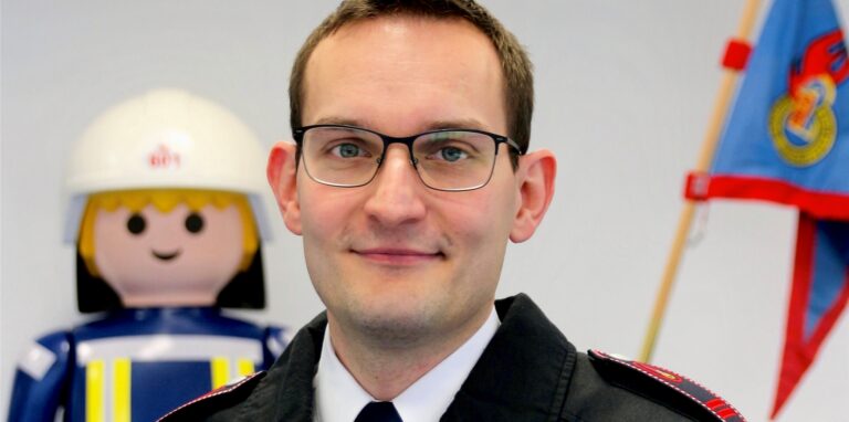 Zehn Jahre lang hat sich Richard Dewitz (29) in der Jugendarbeit der Hertener Feuerwehr engagiert und dabei Konzepte mit erarbeitet, die überregional Beachtung fanden – sogar beim Bundesfachkongress des Deutschen Feuerwehrverbandes in Berlin.
