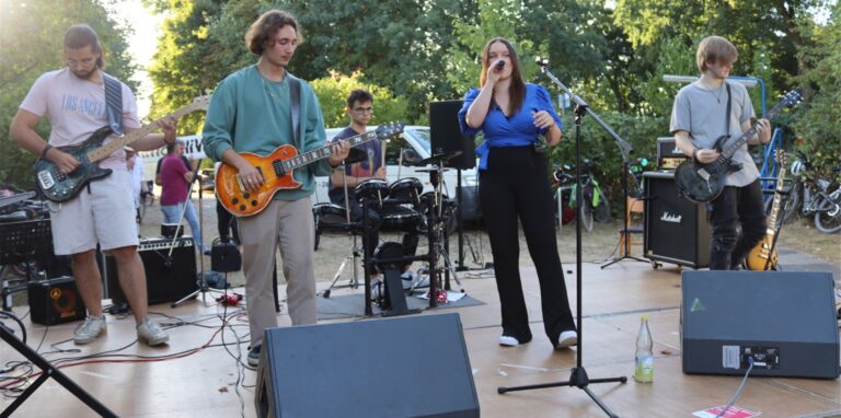 Die Band Music Madness begeisterte das Publikum mit ihrem Auftritt.