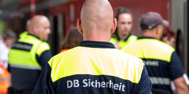 Ein Mitarbeiter der DB Sicherheit steht unter Verdacht, am Dortmunder Hauptbahnhof eine Frau sexuell belästigt zu haben. (Symbolbild)