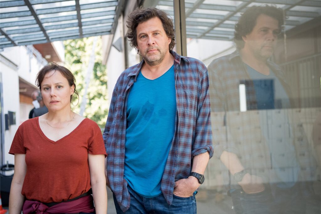Eva Löbau, spielt Kommissarin Franziska Tobler und Hans-Jochen Wagner, spielt Kommissar Friedemann Berg im Schwarzwald Tatort