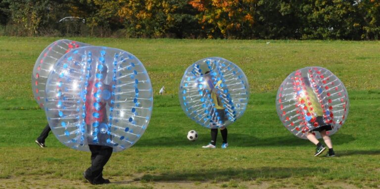 Wer kommt am besten mit den Bumper Balls klar? Das wissen am Samstag zumindest die Teilnehmerinnen und Teilnehmer an der Castropiade.