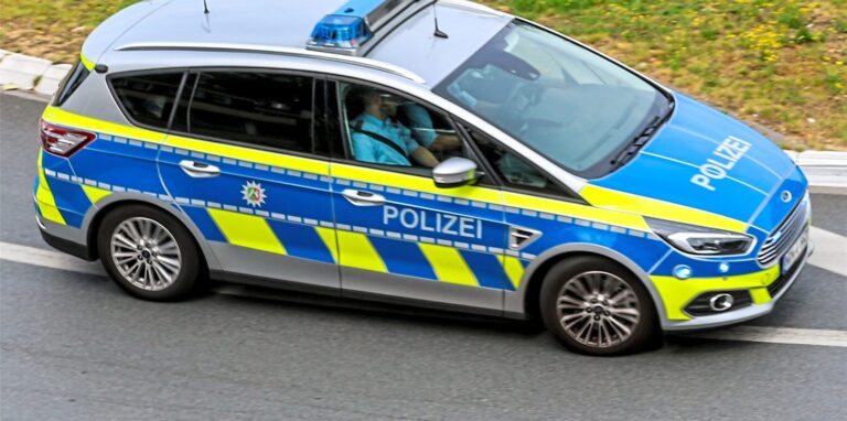 Symbolfoto Polizeiauto