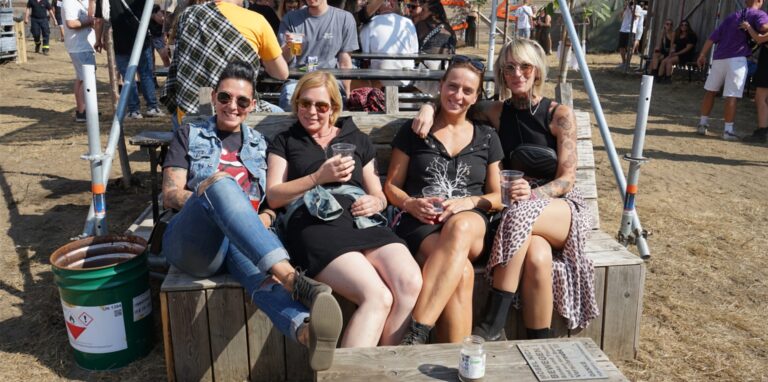 Beim Festival sah man nur fröhliche Gesichter, hier von Kessi, Simone, Ramona und Mareike.