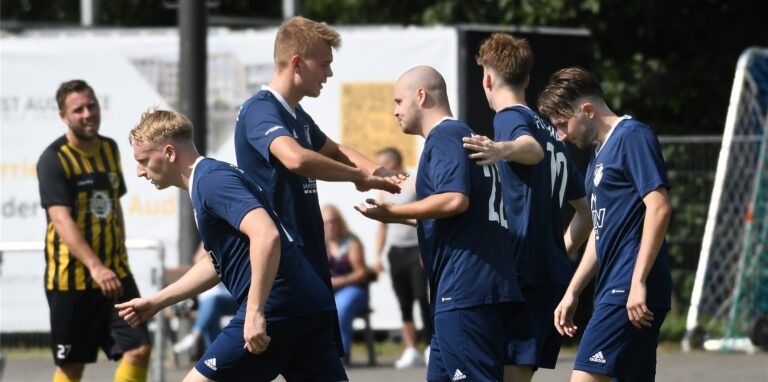 Da war die Frohlinder Welt noch in Ordnung. Der FCF II schoss eine 4:0-Führung gegen den RSV Holthausen heraus, kam aber nur zu einem 4:4.