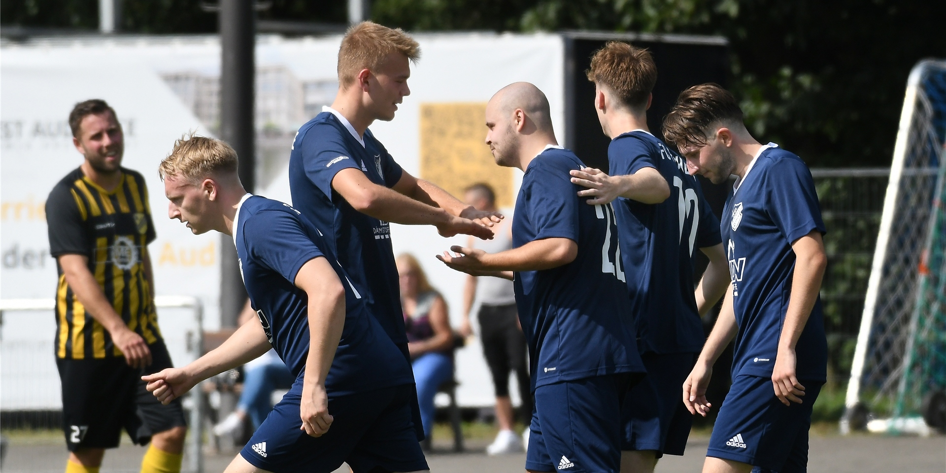 Da war die Frohlinder Welt noch in Ordnung. Der FCF II schoss eine 4:0-Führung gegen den RSV Holthausen heraus, kam aber nur zu einem 4:4.