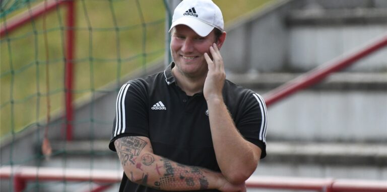 Coach Alexander Schmottlach und sein TuS Henrichenburg holten ein 3:3 gegen Titania Erkenschwick.