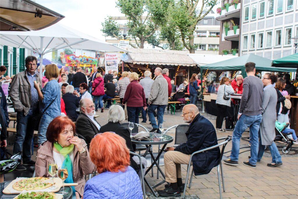 Beim Neustart des Hertener Weinmarktes dürfte die Innenstadt wieder aus allen Nähten platzen. Beim Neustart des Hertener Weinmarktes dürfte die Innenstadt wieder aus allen Nähten platzen.