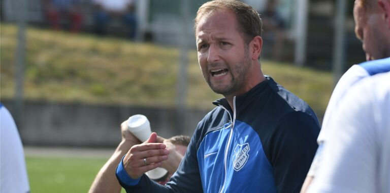 Sascha Rammel, Coach des FC Frohlinde, räumt nach dem vierten Bezirksliga-Spieltag ein, dass er eine neue Taktik wählen muss.