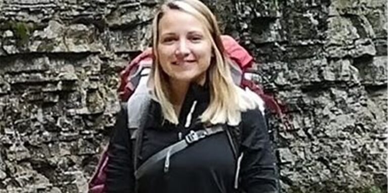 Das Fahndungsfoto der Polizei zeigt Scarlett S. aus Bad Lippspringe.